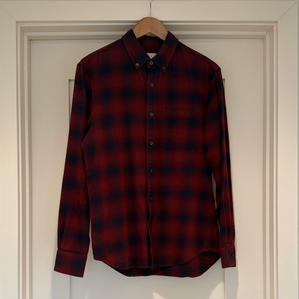 Club Monaco Slim Fit Plaid Flannel Shirt Medium Red Navy Button Down Cotton - Picture 6 of 10